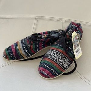 Toms men dedert botas